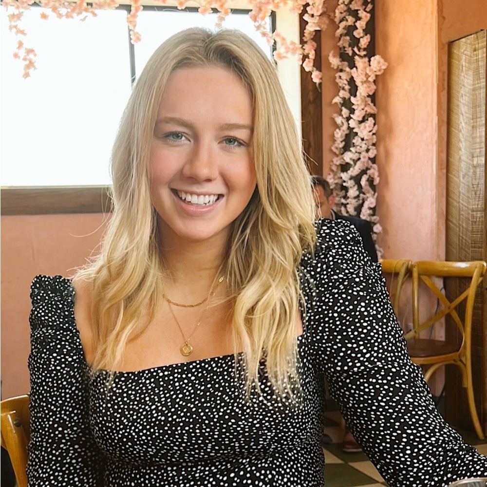 Meet your Posher, Amelia